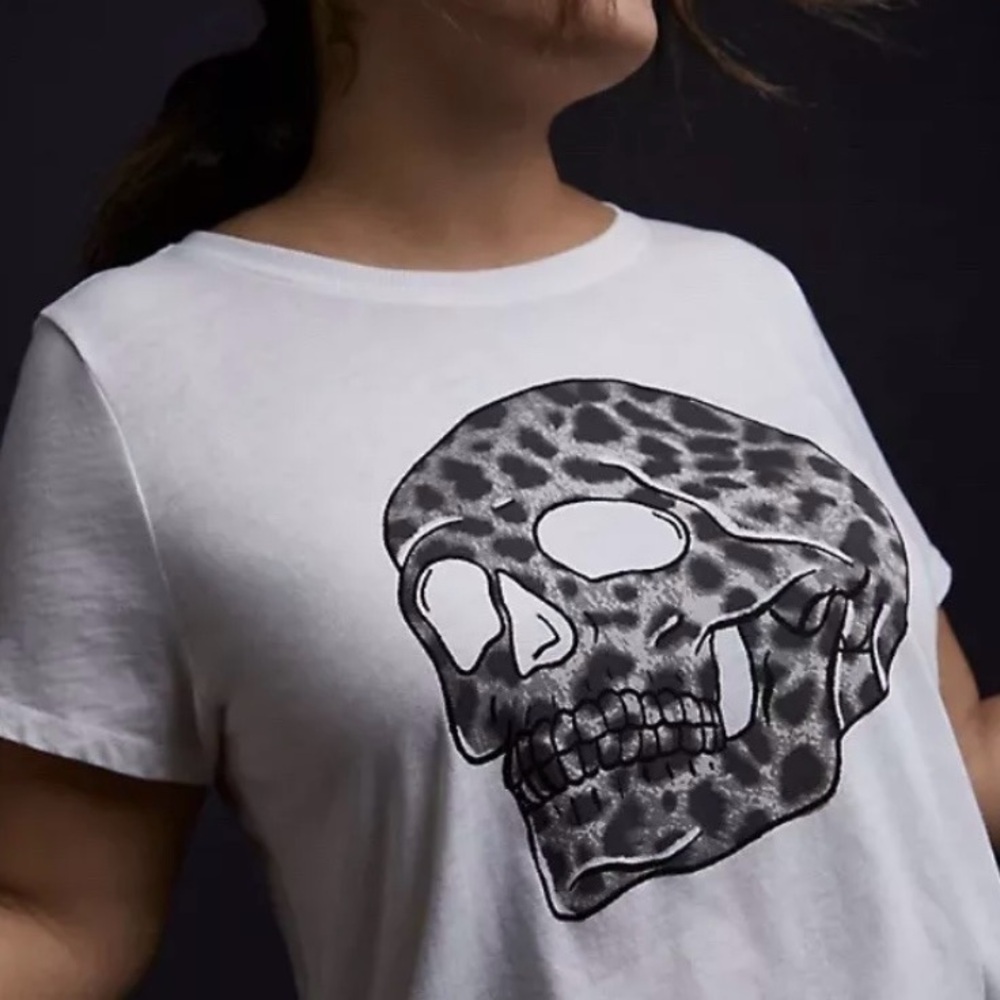 Torrid‎ women’s vintage white leopard skull crew size 0 large 12 NWT rare tee